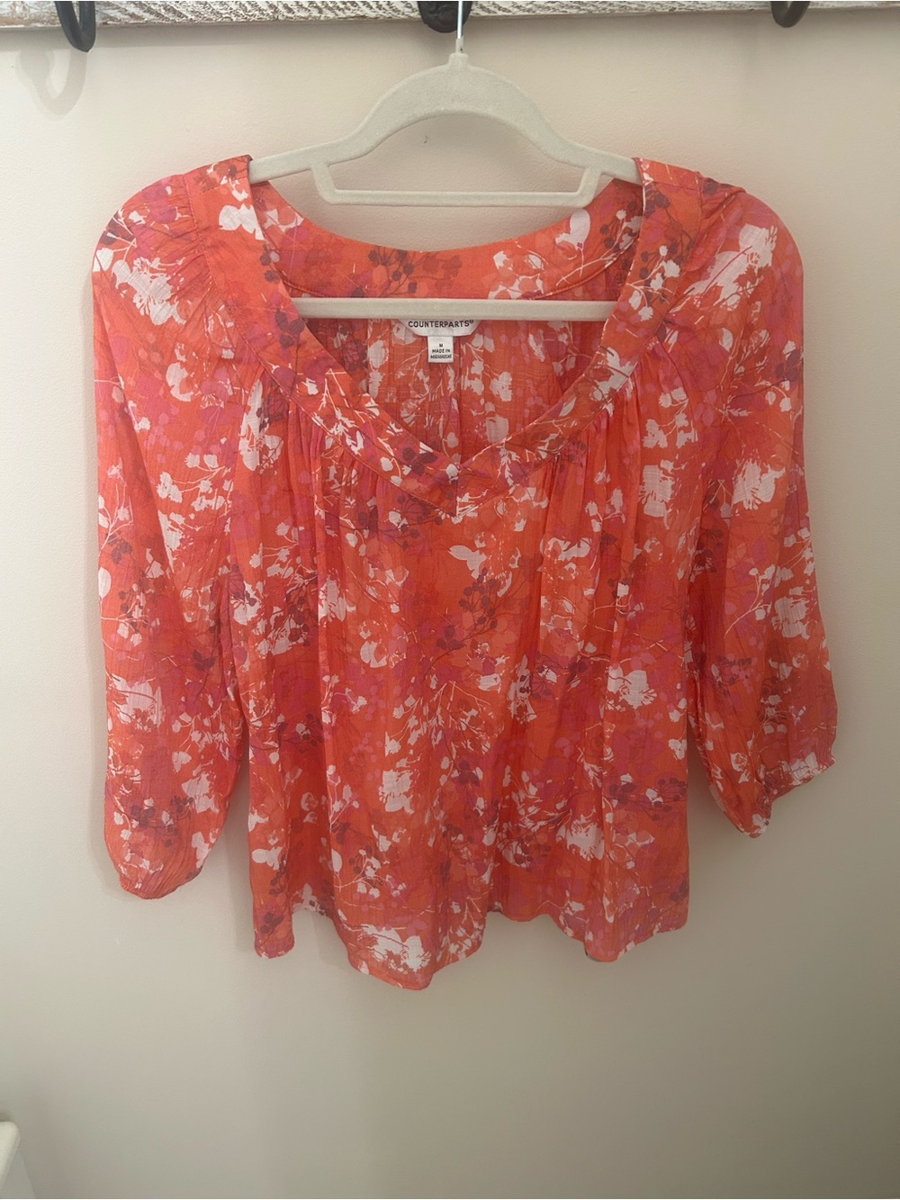 Counterparts Coral Floral Peasant Blouse size M. Excellent condition.